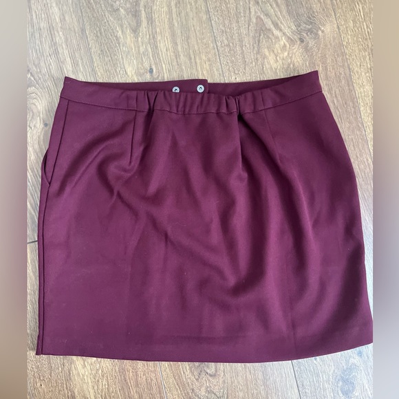 Mini skirt - Picture 2 of 3